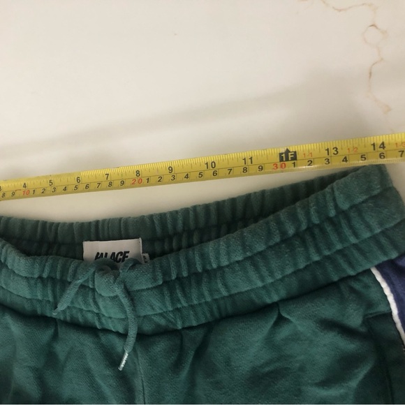 Palace shorts - Picture 7 of 8